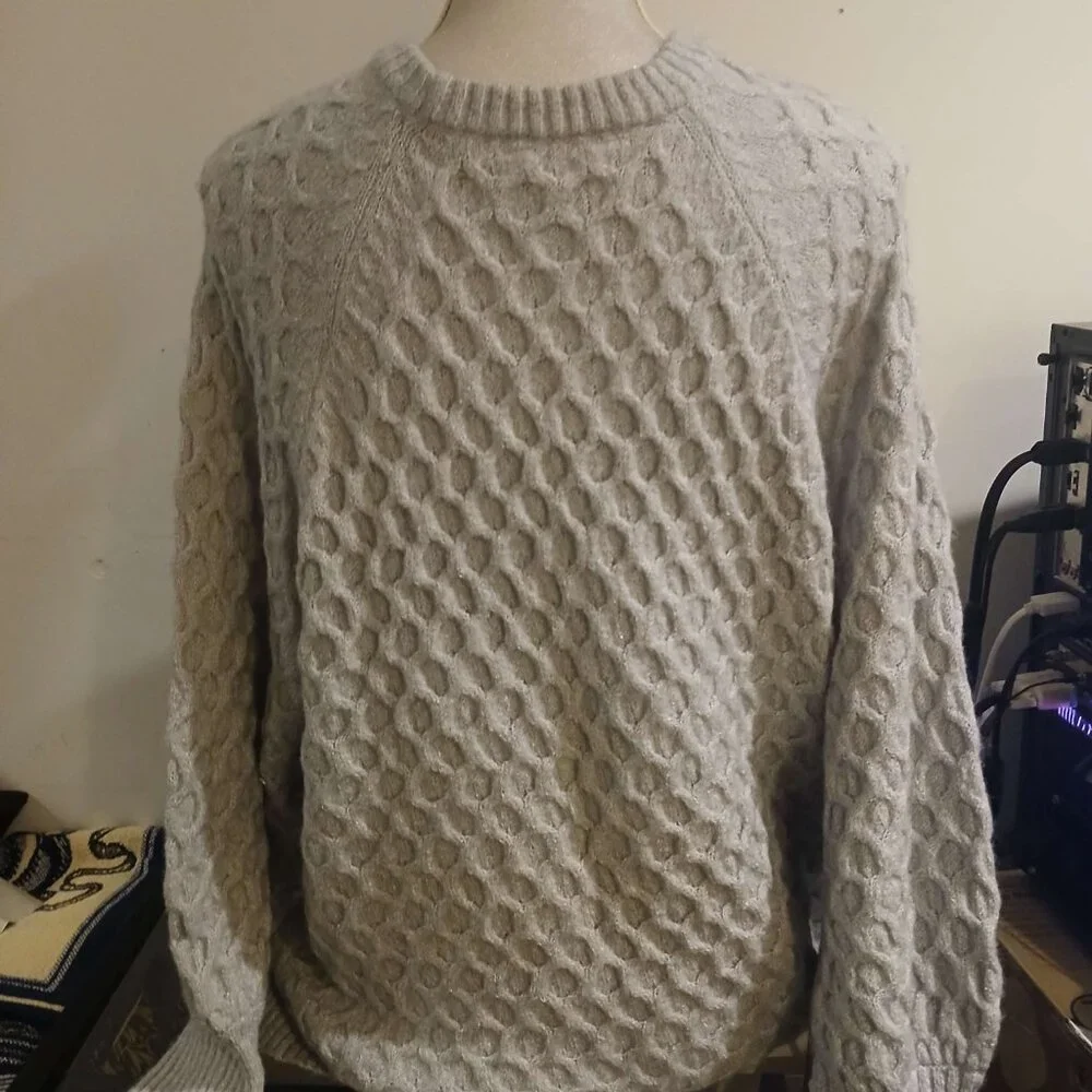 Womans Sweater - Picture 8 of 11